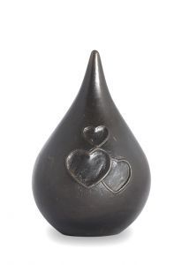 Bronzen urn 'Teardrop' met kleine hartjes voor buiten 