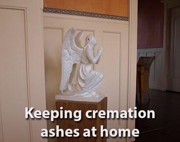 legendURN Keeping cremation ashes at home